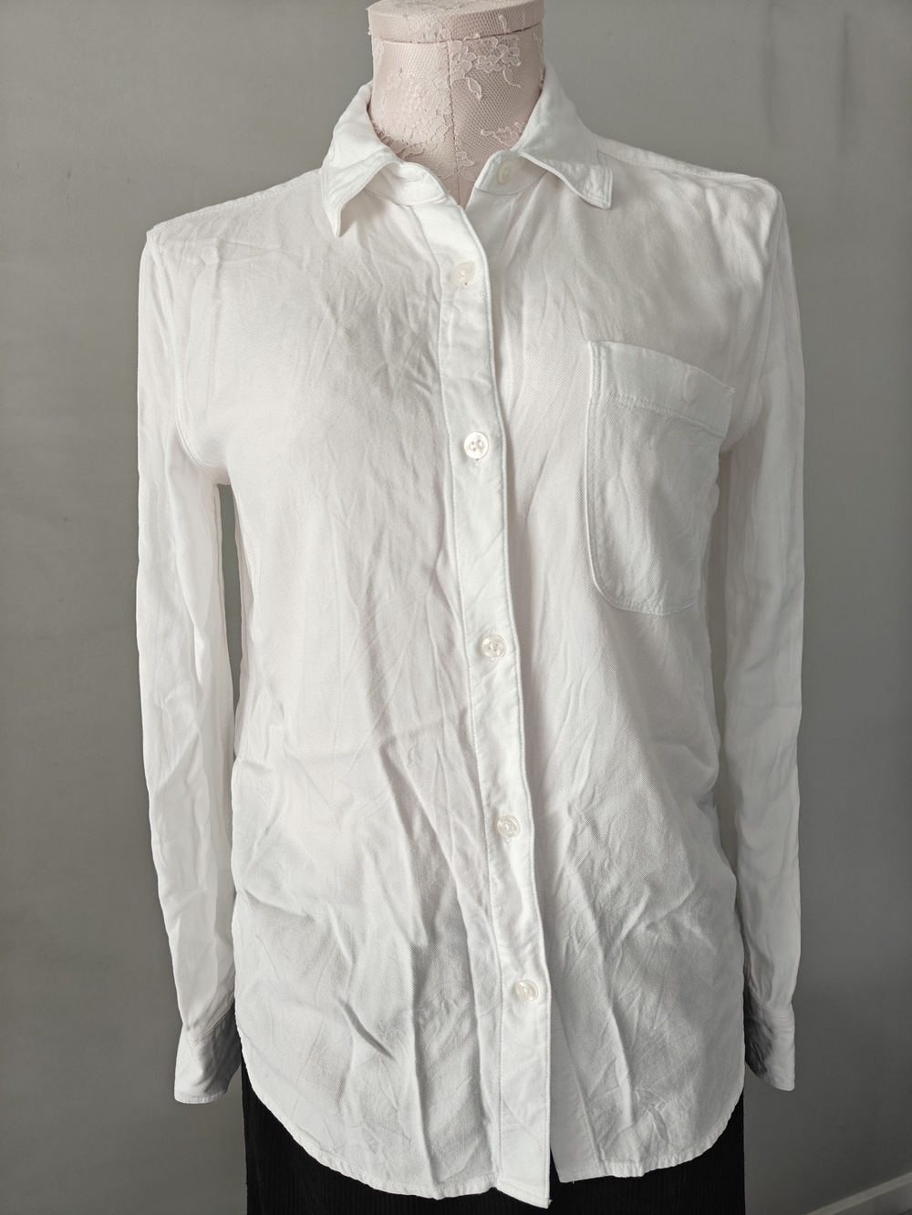 Sunday Best Classic Women White Button-Up Shirt Relaxed Layering Long Sleeve